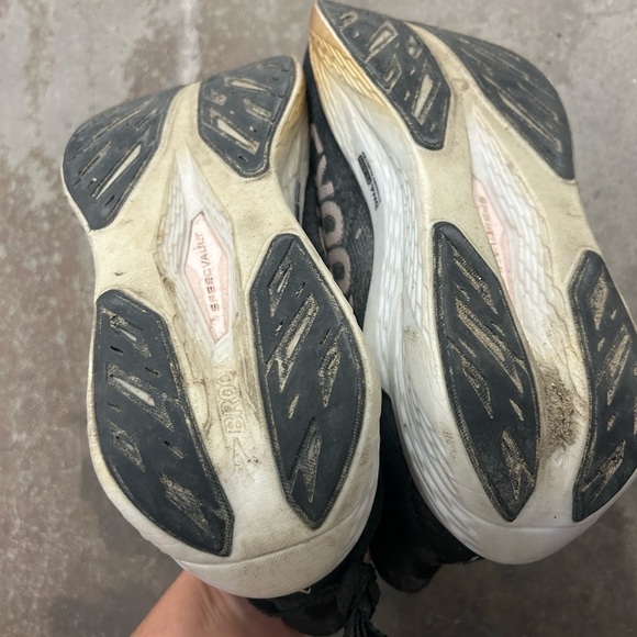 Brooks Men's hyperion max sneakers - Picture 6 of 8